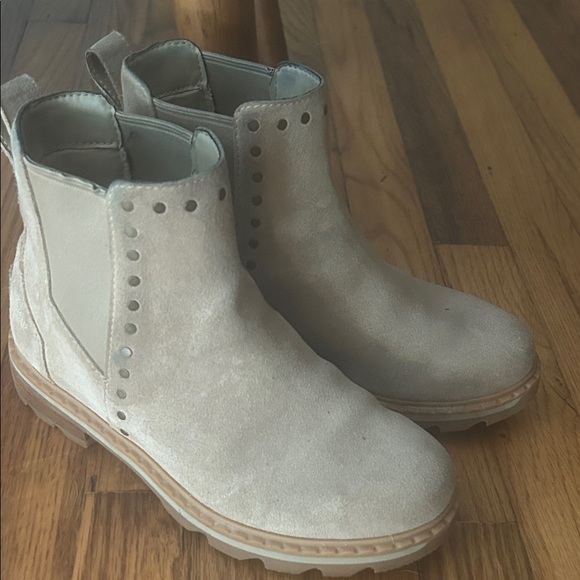 Sorel Light Brown Boots - Picture 3 of 6
